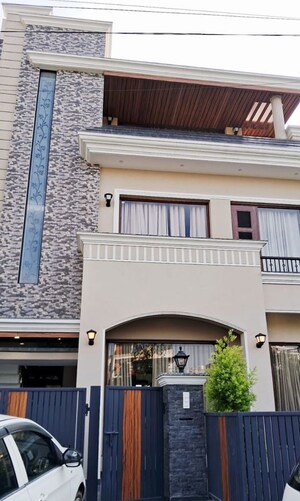 6+ BHK Independent House For Rent in Sector 89