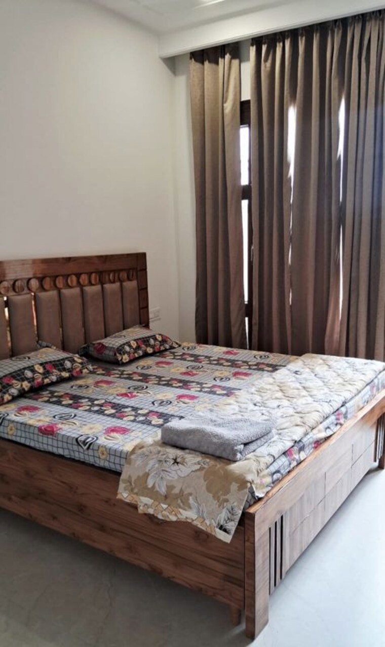 Bedroom, sector 89 6+ Bedroom 200 Sq.Yd. Independent House In Sector 89 Mohali 10568899