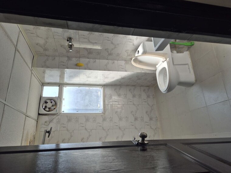 Bathroom, sethi-max-royal 3 Bedroom 1440 Sq.Ft. Apartment In Sector 76 Noida 10568924