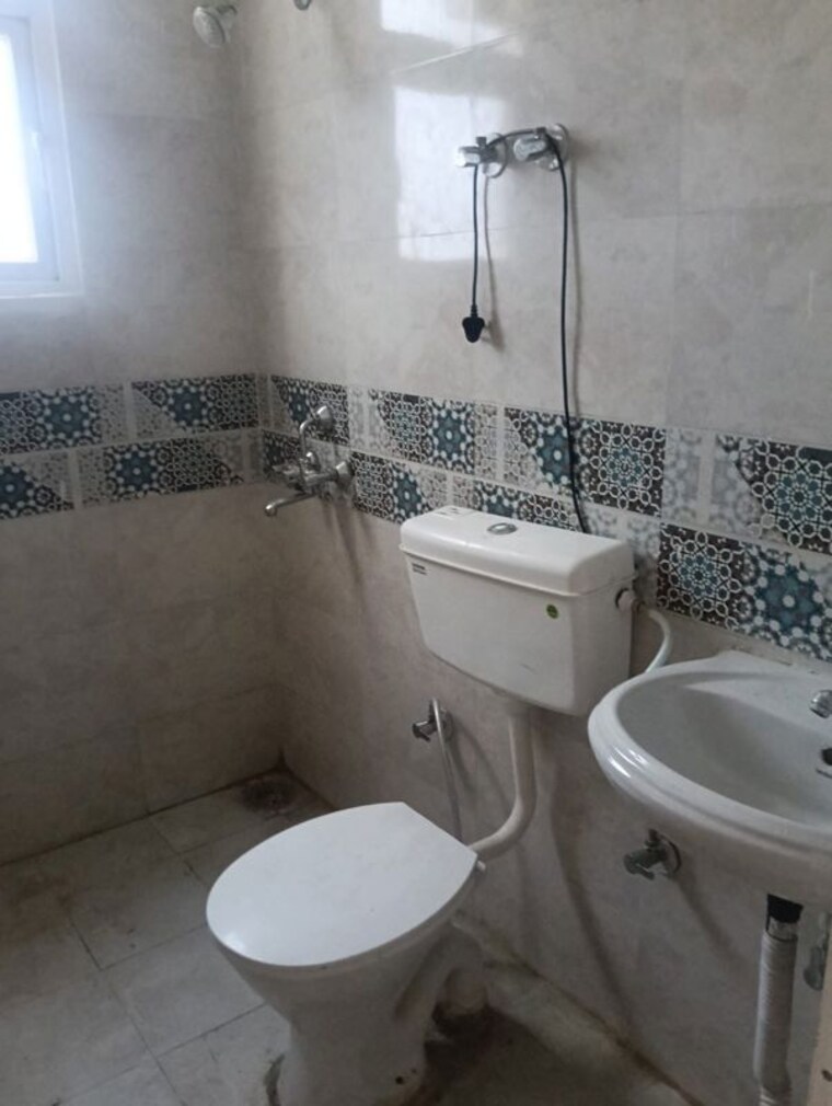 Bathroom, signature-global-prime 2 Bedroom 800 Sq.Ft. Apartment In Sector 63a Gurgaon 10568936