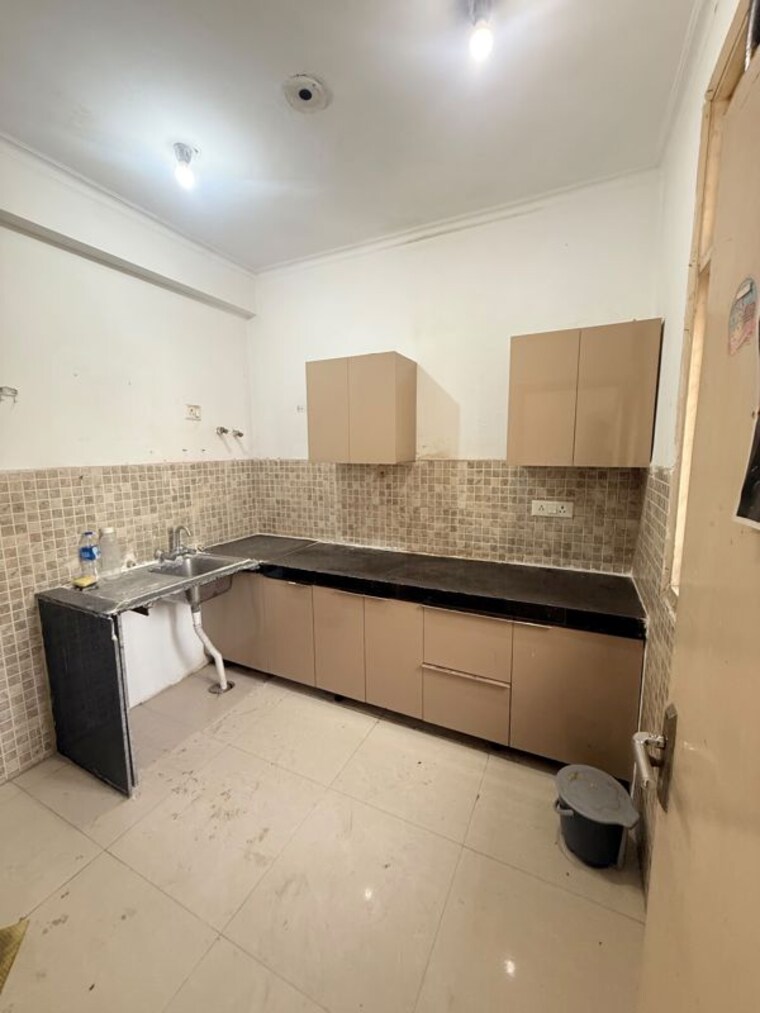 Kitchen, emaar-palm-hills 3.5 Bedroom 1900 Sq.Ft. Apartment In Sector 77 Gurgaon 10568955