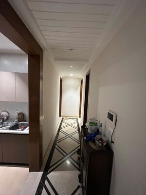 Bathroom in 2.5 BHK Builder Floor at Smart World Orchard, Sector 61 – for Rent