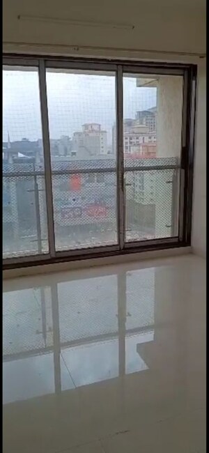 Room in 3 BHK Apartment at Chirag Bhagat Grandeur, Malad West – for Rent