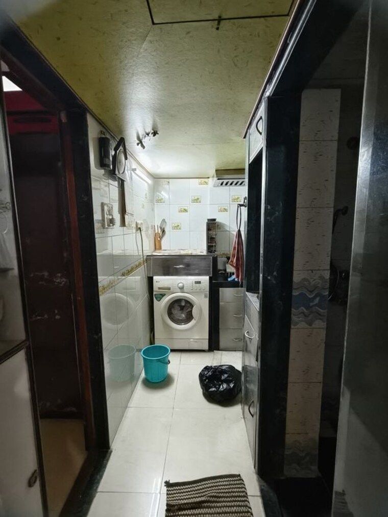 Bathroom, gokuldham-complex 1 RK 350 Sq.Ft. Apartment In Goregaon East Mumbai 10568959