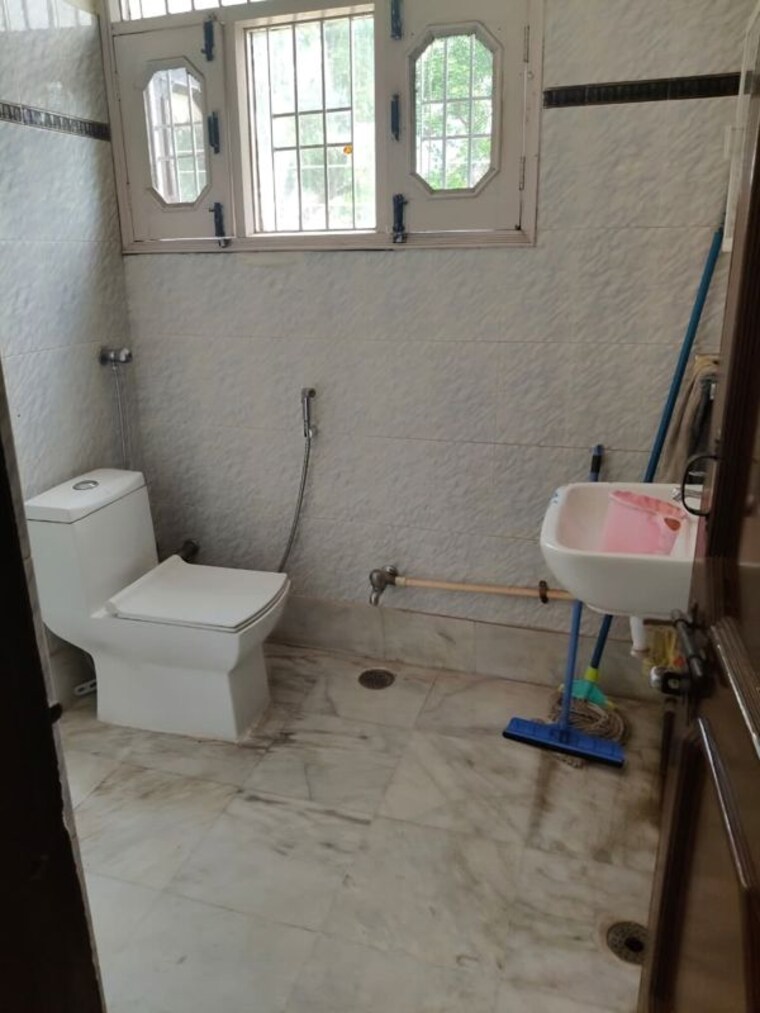 Bathroom, sector 4 1 RK 500 Sq.Ft. Builder Floor In Sector 4 Panchkula 10568963