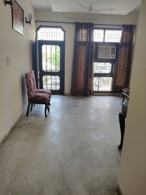Room in 1 RK Builder Floor at Sector 4 – for Rent