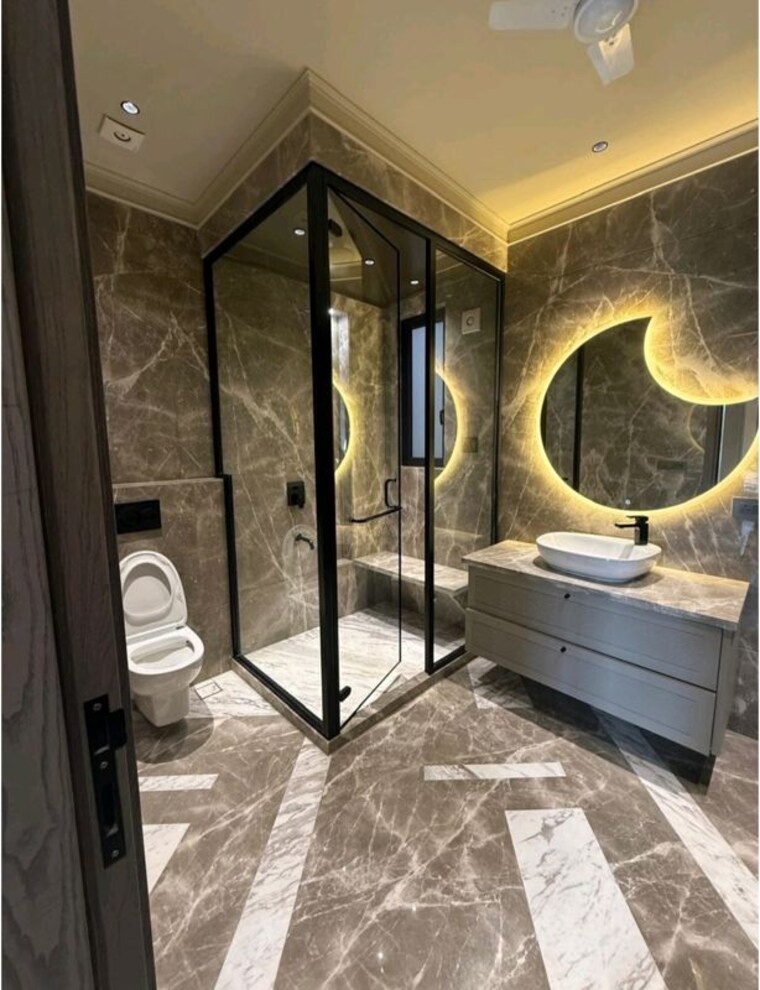 Bathroom, greater kailash 4 Bedroom 2700 Sq.Ft. Builder Floor In Greater Kailash Delhi 10568976