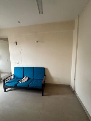 Furnished Amenities in 2 BHK Apartment at Shree Vardhman Mantra, Sector 67 – for Rent