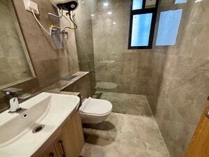 Bathroom in 3 BHK Apartment at M3M Heights, Sector 65 – for Rent