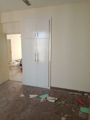 Room in 3.5 BHK Apartment at Emaar Palm Hills, Sector 77 – for Rent