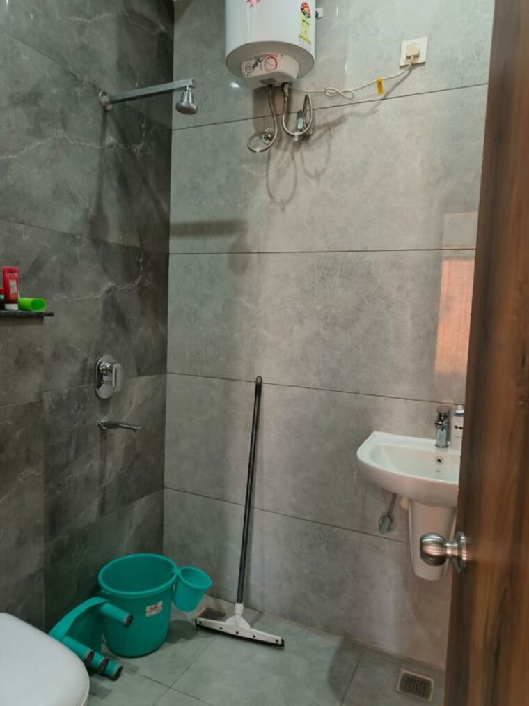 Bathroom, aerocity 2 Bedroom 2700 Sq.Ft. Independent House In Aerocity Mohali 10568998