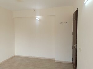 Room in 3 BHK Apartment at Ramprastha City The Edge Towers, Sector 37d – for Rent