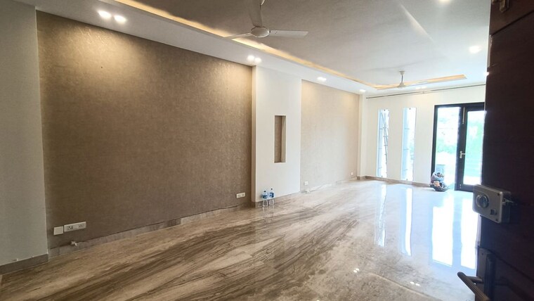 Room, dlf phase ii 3 Bedroom 2300 Sq.Ft. Builder Floor In Dlf Phase ii Gurgaon 10569007