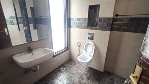 Bathroom in 3 BHK Builder Floor at Dlf Phase ii – for Rent