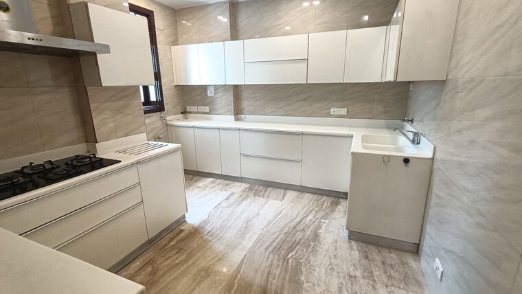 Kitchen, dlf phase ii 3 Bedroom 2300 Sq.Ft. Builder Floor In Dlf Phase ii Gurgaon 10569007