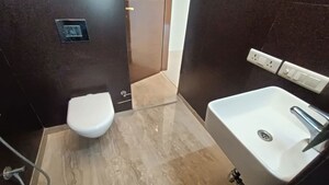 Furnished Amenities in 3 BHK Builder Floor at Dlf Phase ii – for Rent