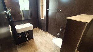 Living Room in 3 BHK Builder Floor at Dlf Phase ii – for Rent