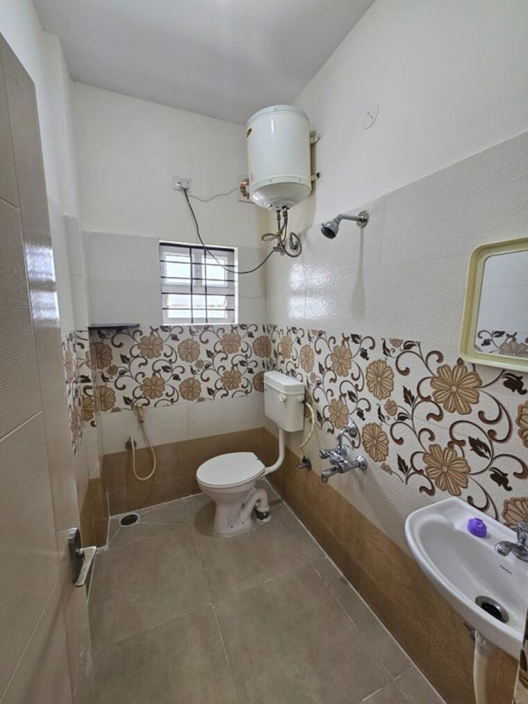 Bathroom, hsr layout 2 Bedroom 1100 Sq.Ft. Independent House In Hsr Layout Bangalore 10569005