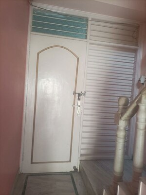Building Lobby in 3 BHK Builder Floor at Dlf Phase iv – for Rent