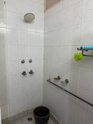 Bathroom in 3 BHK Builder Floor at Dlf Phase iv – for Rent