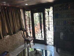 Gym in 3 BHK Apartment at Sunny Side Apartment, Andheri West – for Rent