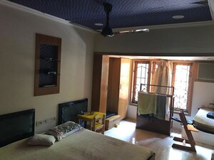 Living Room in 3 BHK Apartment at Sunny Side Apartment, Andheri West – for Rent
