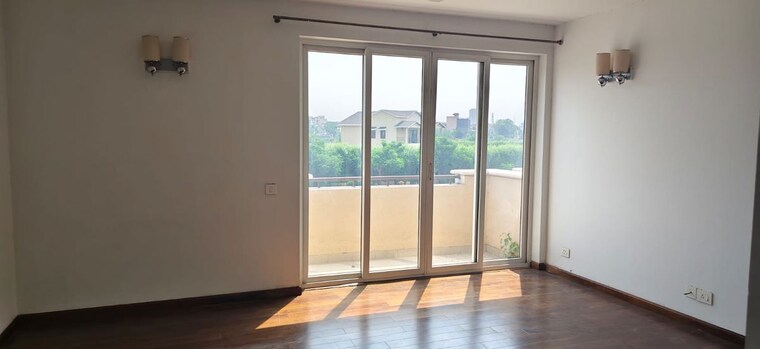 Room, emaar-marbella 5 Bedroom 350 Sq.Yd. Villa In Sector 66 Gurgaon 10569023