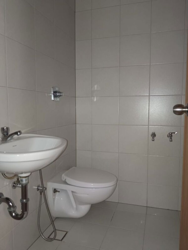 Bathroom, sobha-royal-crest 3.5 Bedroom 1994 Sq.Ft. Apartment In Banashankari Bangalore 10569013
