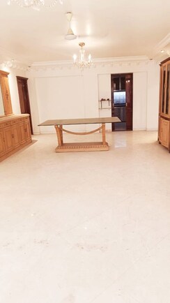 4 BHK + Servant Room Apartment For Sale in Colaba
