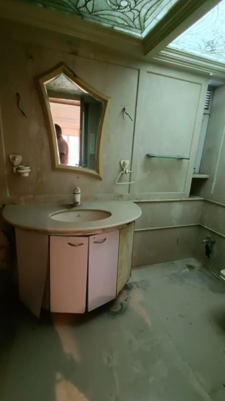 Bathroom, colaba 4 Bedroom 2200 Sq.Ft. Apartment In Colaba Mumbai 10569029