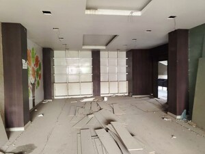   Shop at Mp Nagar – for Sale