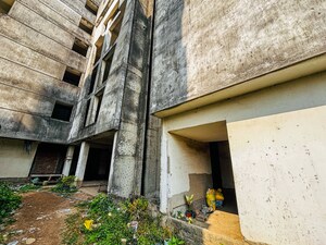 Balcony in  Shop at Chandannagar – for Sale
