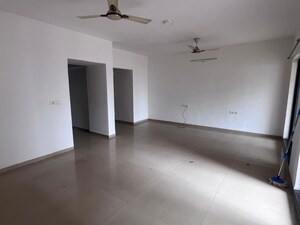 Room in 2.5 BHK Apartment at Pride Platinum, Baner – for Sale
