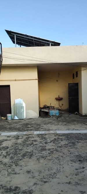 Parking in 4 BHK Independent House at Vrindavan Yojna – for Sale