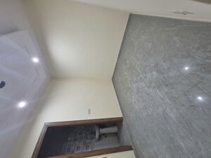 Room in 3.5 BHK Builder Floor at Mayur Vihar – for Sale