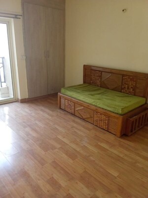 Room in 4 BHK Builder Floor at BPTP Parkland Pride, Sector 77 – for Sale