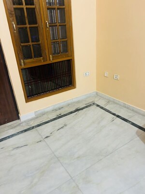 Room in 3 BHK Independent House at Vastu Khand – for Rent