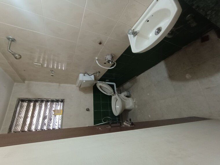 Bathroom, sector 5 kopar khairane 2 Bedroom 1000 Sq.Ft. Apartment In Sector 5 Kopar Khairane Navi Mumbai 10569375