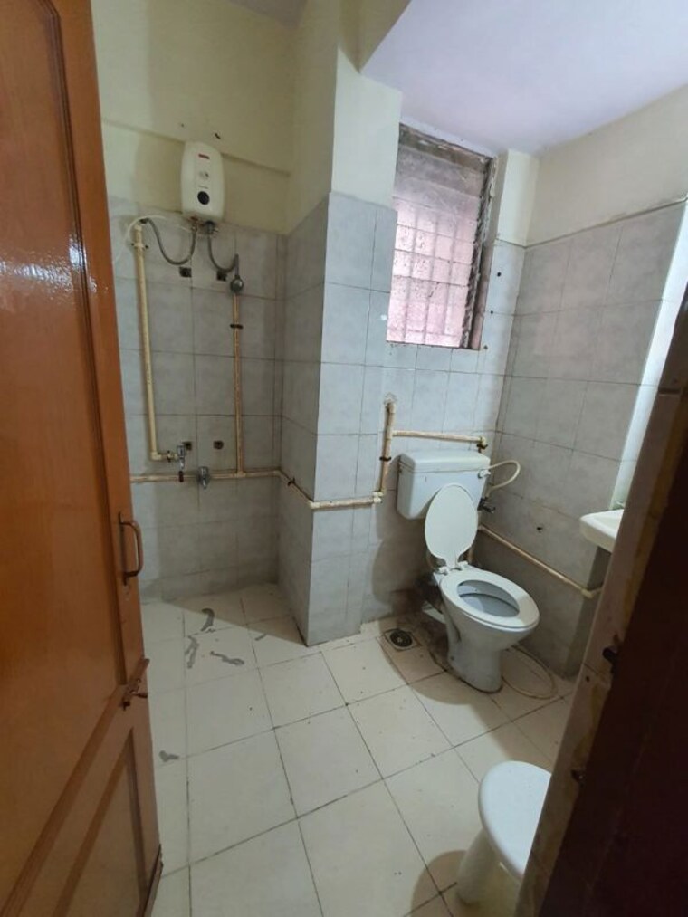 Bathroom, greenfield-rocks-chs 2 Bedroom 850 Sq.Ft. Apartment In Jogeshwari East Mumbai 10569379