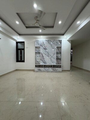 Room in 3 BHK Builder Floor at Chattarpur – for Rent