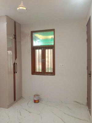 Room in 2 BHK Builder Floor at Mohan Garden – for Sale