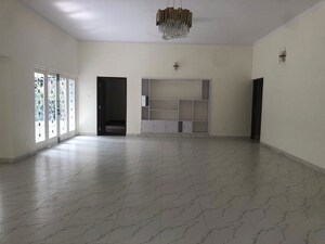 Room in 3 BHK Independent House at Earls Court, Brigade Road – for Rent