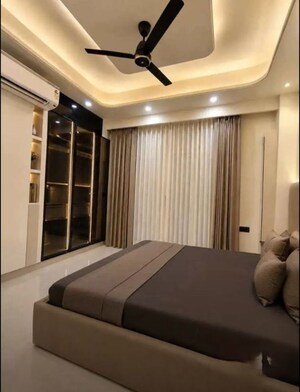 Bedroom in 3 BHK Apartment at Gomti Nagar – for Rent