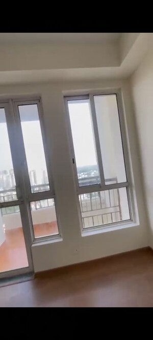 1 RK Apartment For Rent in Jaypee Kensington Boulevard, Sector 131