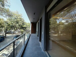 Balcony in 4 BHK Builder Floor at DLF Royale Residences, Dlf Phase I – for Sale