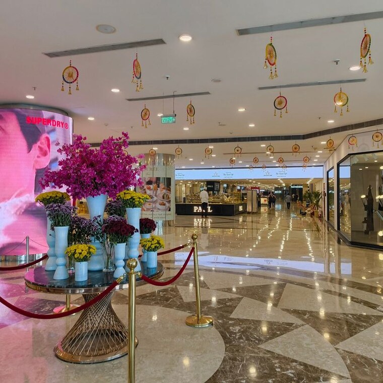 Team Area, sector 65 Commercial Shop 2000 Sq.Ft. In Sector 65 Gurgaon 10498524