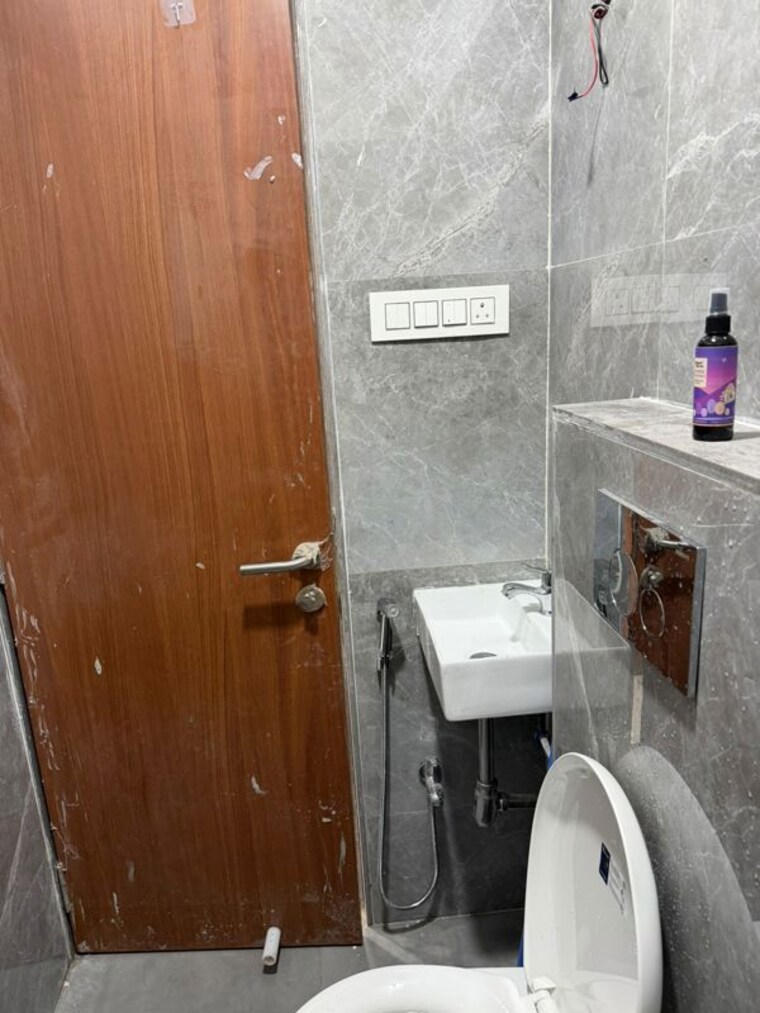 Bathroom, barley-house 1 Bedroom 431 Sq.Ft. Apartment In Andheri East Mumbai 10569477