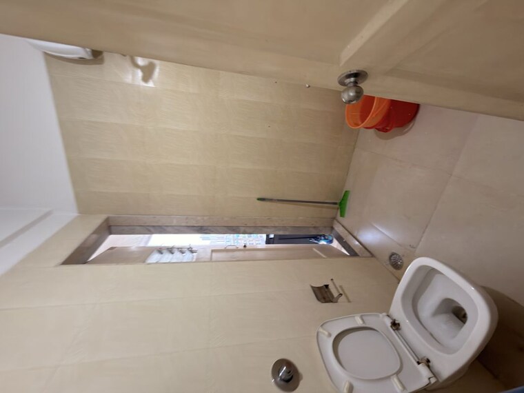 Bathroom, oswal-bella-vista 3 Bedroom 1750 Sq.Ft. Apartment In Oswal Park Thane 10569487