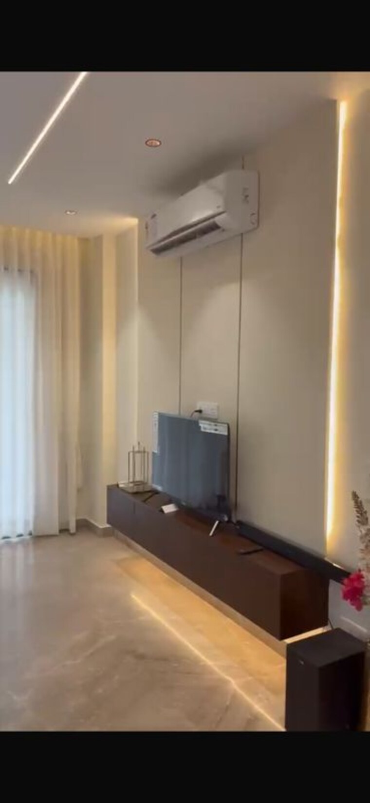 Room, bptp-amstoria 3.5 Bedroom 225 Sq.Yd. Builder Floor In Sector 102 Gurgaon 10569488