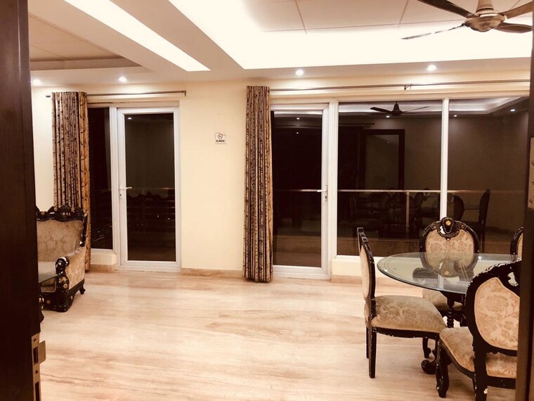 Gym, malviya nagar 3 Bedroom 250 Sq.Yd. Builder Floor In Malviya Nagar Delhi 10569492
